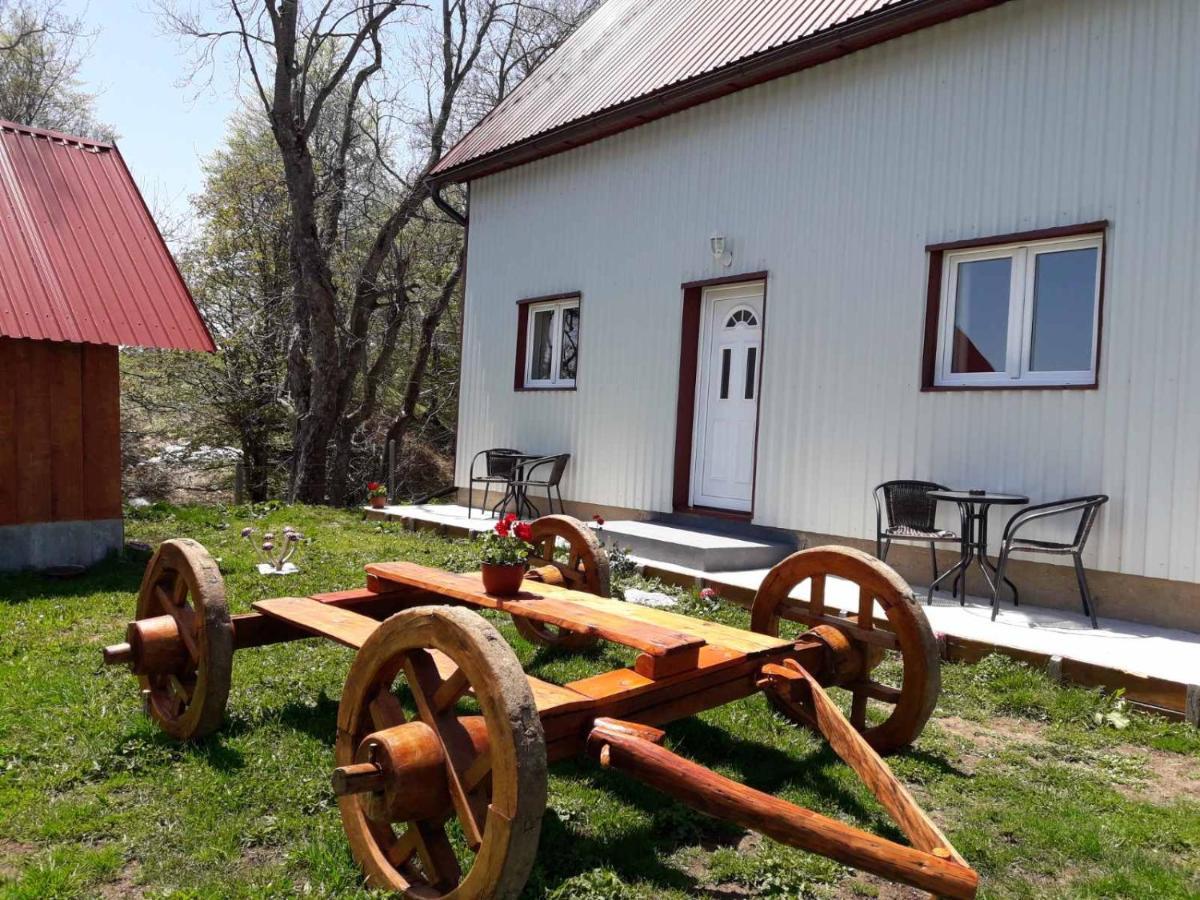 Domacinstvo Krstajic - Rural Holiday Žabljak Eksteriør billede